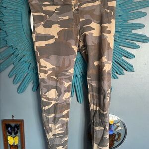 Freddy Camouflage booty pants